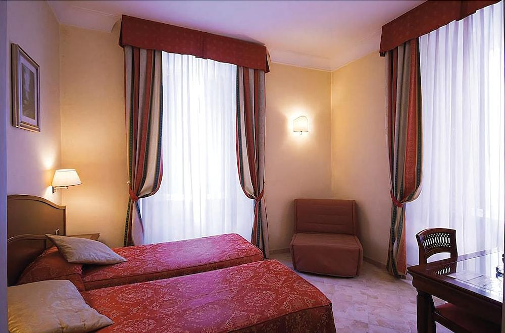 Hotel Dolomiti Roma Esterno foto